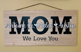 Personalized "MOM" Wall Plaque